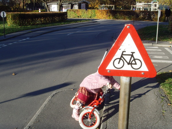 Advarsel: Krydsende cyklister